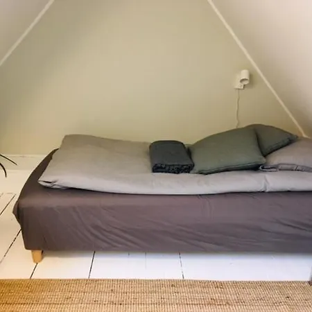 Med Private Vaerelser Og Delt Kokken/badrum, Sj