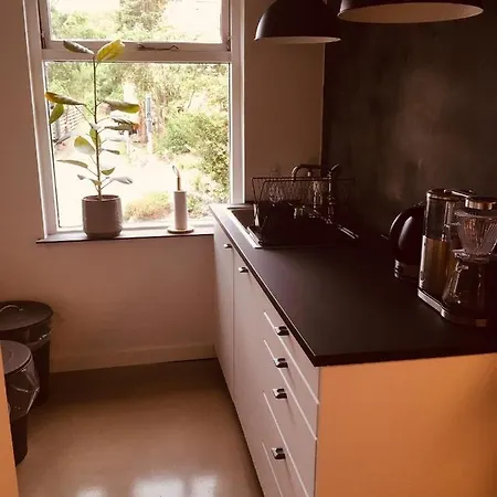 Med Private Vaerelser Og Delt Kokken/badrum, Sj * Viby