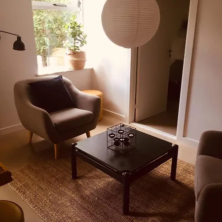 Pansiyon Med Private Vaerelser Og Delt Kokken/badrum, Sj *