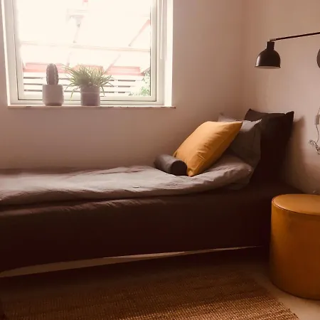 Pansiyon Med Private Vaerelser Og Delt Kokken/badrum, Sj *