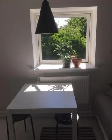 Med Private Vaerelser Og Delt Kokken/badrum, Sj Pansiyon