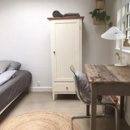 Med Private Vaerelser Og Delt Kokken/badrum, Sj